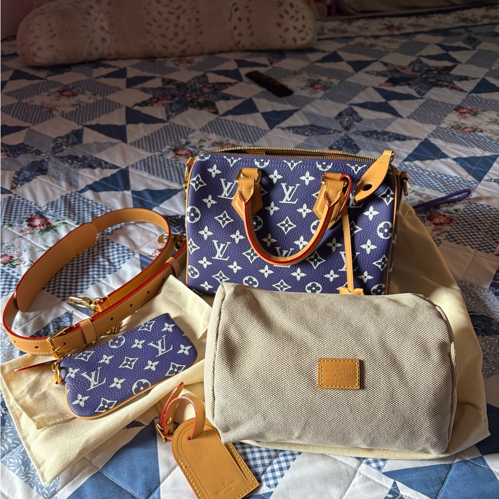 Size 25 **Not branded ** bag
